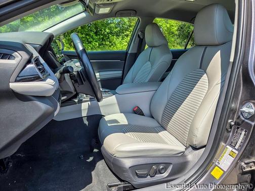2023 Toyota Camry Hybrid SE
