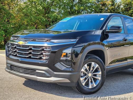 Mosaic Black Metallic 2026 Chevrolet Equinox LT