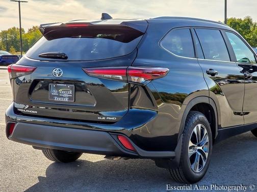 2024 Toyota Highlander XLE