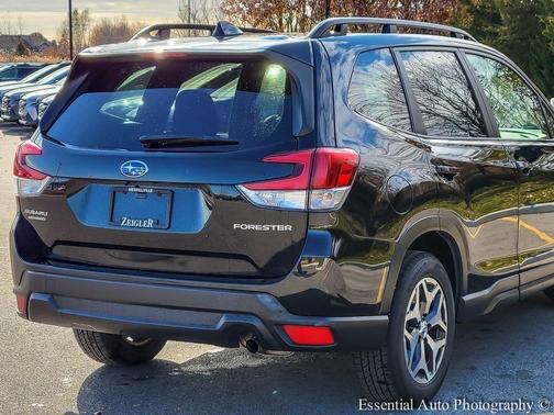 2024 Subaru Forester Premium