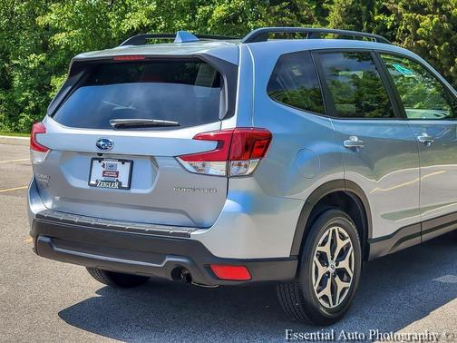 Ice Silver Metallic 2021 Subaru Forester Premium