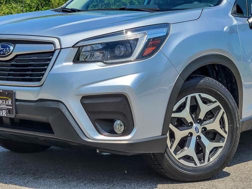 Ice Silver Metallic 2021 Subaru Forester Premium