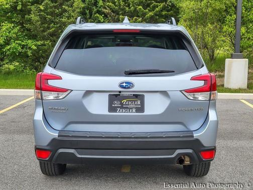 Ice Silver Metallic 2021 Subaru Forester Premium