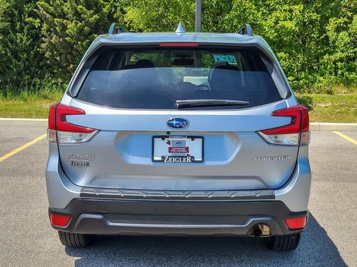 Ice Silver Metallic 2021 Subaru Forester Premium