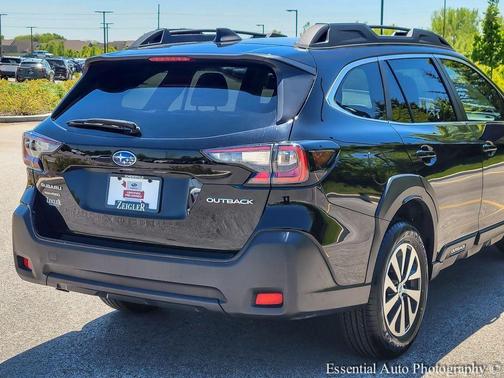Crystal Black Silica 2025 Subaru Outback Premium