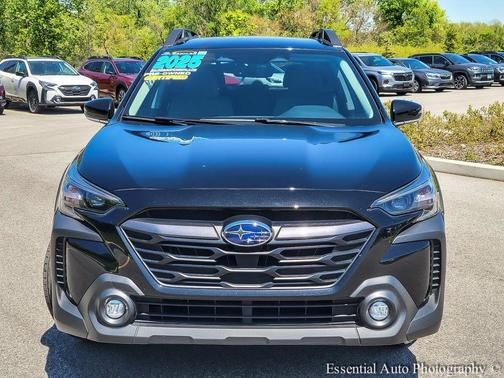 Crystal Black Silica 2025 Subaru Outback Premium