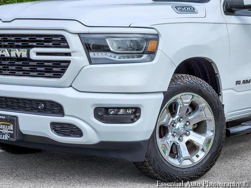 Bright White Clearcoat 2022 RAM 1500 Big Horn