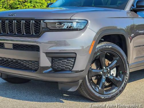 Metallic 2025 Jeep Grand Cherokee L Laredo