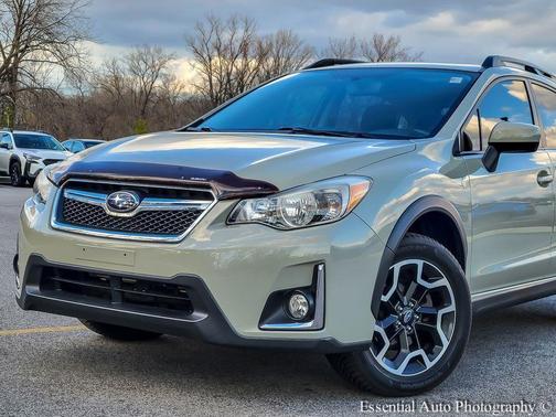 Desert Khaki 2017 Subaru Crosstrek 2.0i Premium