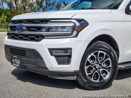 Oxford White 2024 Ford Expedition Max XLT