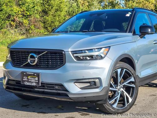 2021 Volvo XC40 T5 R-Design