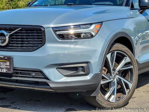 2021 Volvo XC40 T5 R-Design