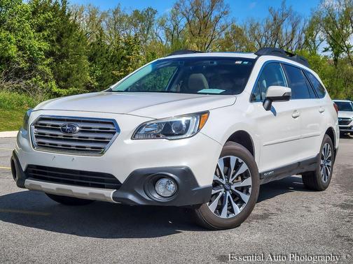 White 2017 Subaru Outback 2.5i Limited