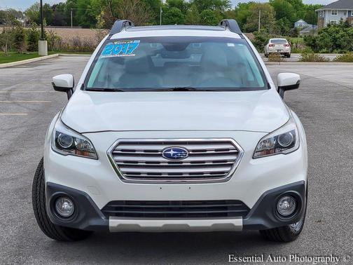 White 2017 Subaru Outback 2.5i Limited
