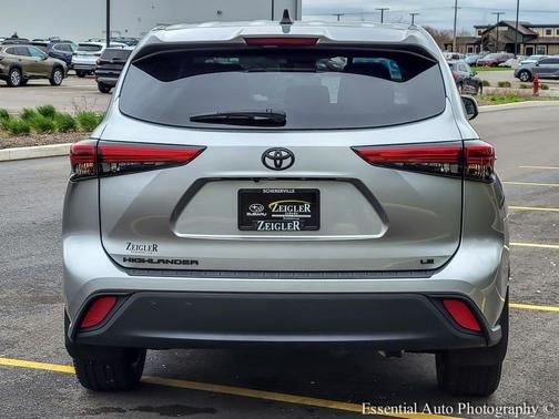 2022 Toyota Highlander LE