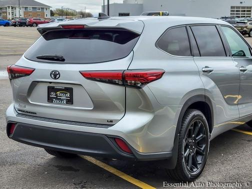 2022 Toyota Highlander LE