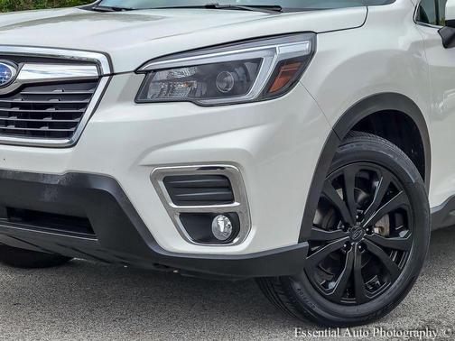 Crystal White Pearl 2021 Subaru Forester Limited
