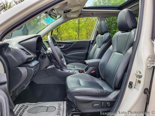Crystal White Pearl 2021 Subaru Forester Limited