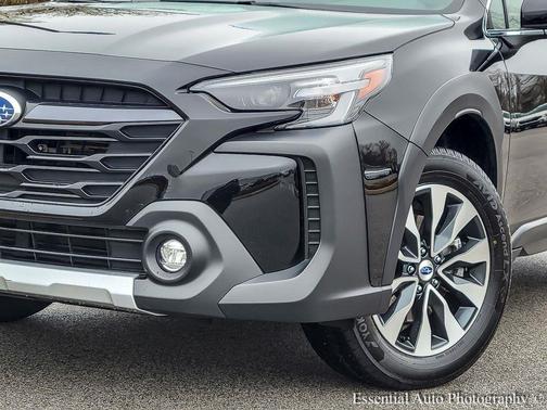 Crystal Black Silica 2024 Subaru Outback Limited