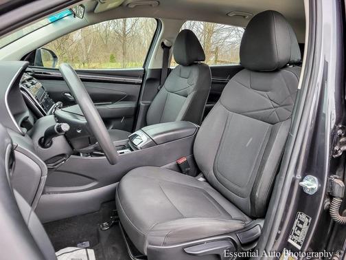 2022 Hyundai TUCSON SE