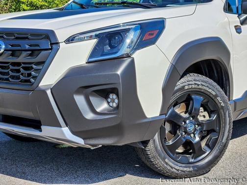 Crystal White Pearl 2023 Subaru Forester Wilderness