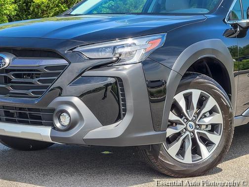 Crystal Black Silica 2023 Subaru Outback Limited