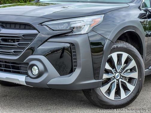 Crystal Black Silica 2023 Subaru Outback Limited