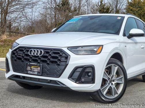 Arkona White 2025 Audi Q5 45 S line quattro Premium