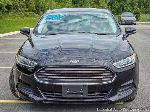 2016 Ford Fusion Hybrid SE