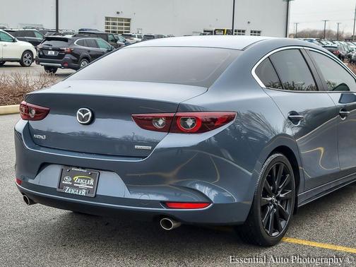 2022 Mazda Mazda3 Carbon Edition