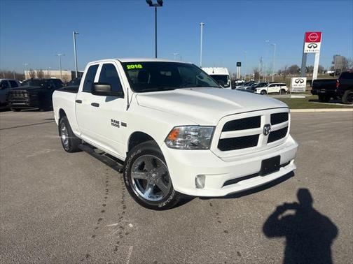 2018 RAM 1500 Express Quad Cab 4x4 64' Box