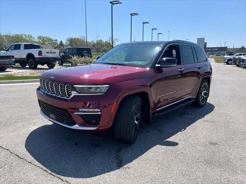 2022 Jeep Grand Cherokee Summit