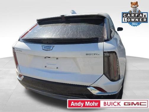 Crystal White 2025 Cadillac OPTIQ Luxury