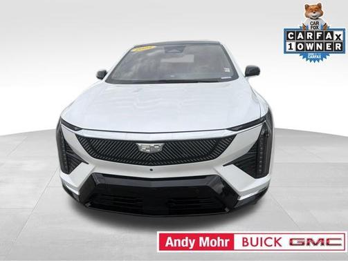 Crystal White 2025 Cadillac OPTIQ Luxury