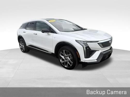 Crystal White 2025 Cadillac OPTIQ Luxury