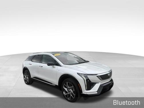 Crystal White 2025 Cadillac OPTIQ Luxury