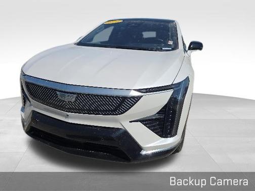 Crystal White 2025 Cadillac OPTIQ Luxury