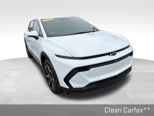 Summit White 2026 Chevrolet Equinox EV LT 1