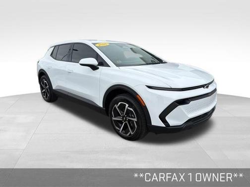 Summit White 2026 Chevrolet Equinox EV LT 1