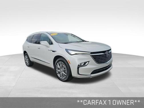 2023 Buick Enclave Essence