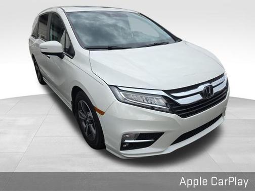 White 2019 Honda Odyssey Touring