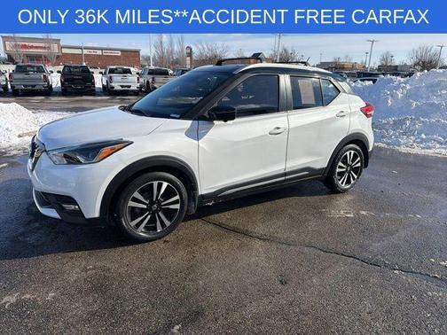 2019 Nissan Kicks SR