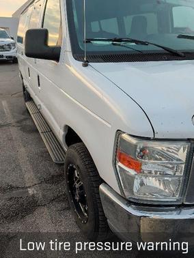 2013 Ford E350 Super Duty XLT