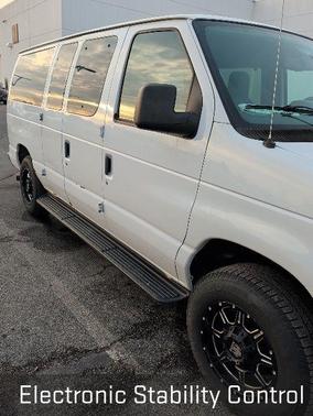 2013 Ford E350 Super Duty XLT