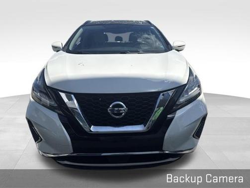 White 2019 Nissan Murano SV