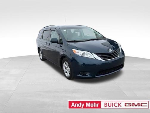 2011 Toyota Sienna LE
