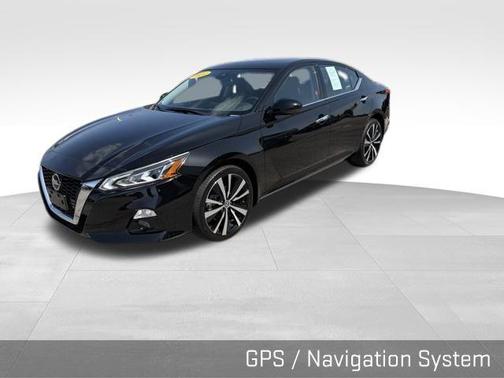 Super Black 2021 Nissan Altima 2.5 Platinum