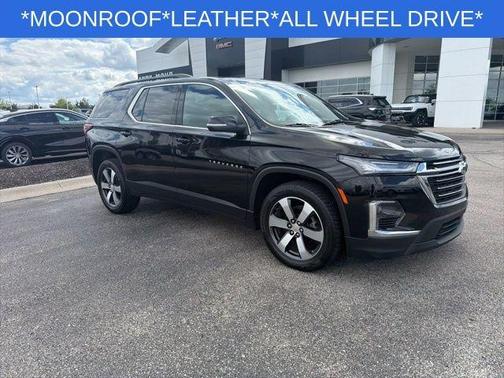 Mosaic Black Metallic 2023 Chevrolet Traverse LT Leather