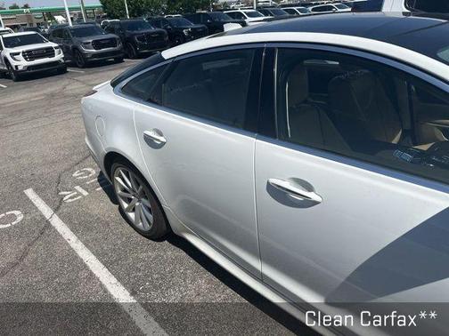 Polaris White 2016 Jaguar XJ XJ R-Sport