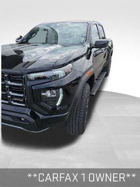 Onyx Black 2024 GMC Canyon AT4